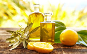 - Sử dụng hỗn hợp dầu oliu và tinh dầu chanh: